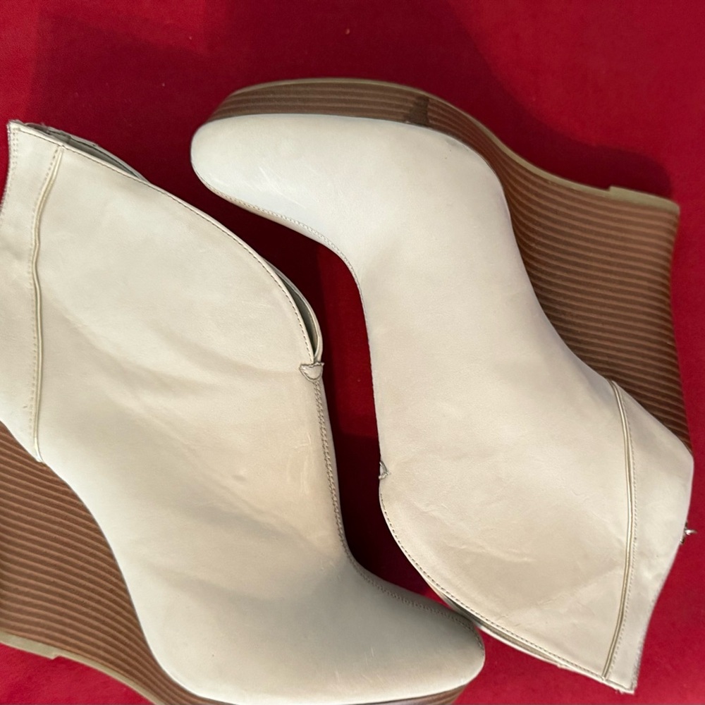 Cream Ankle Boots with Iconic Design